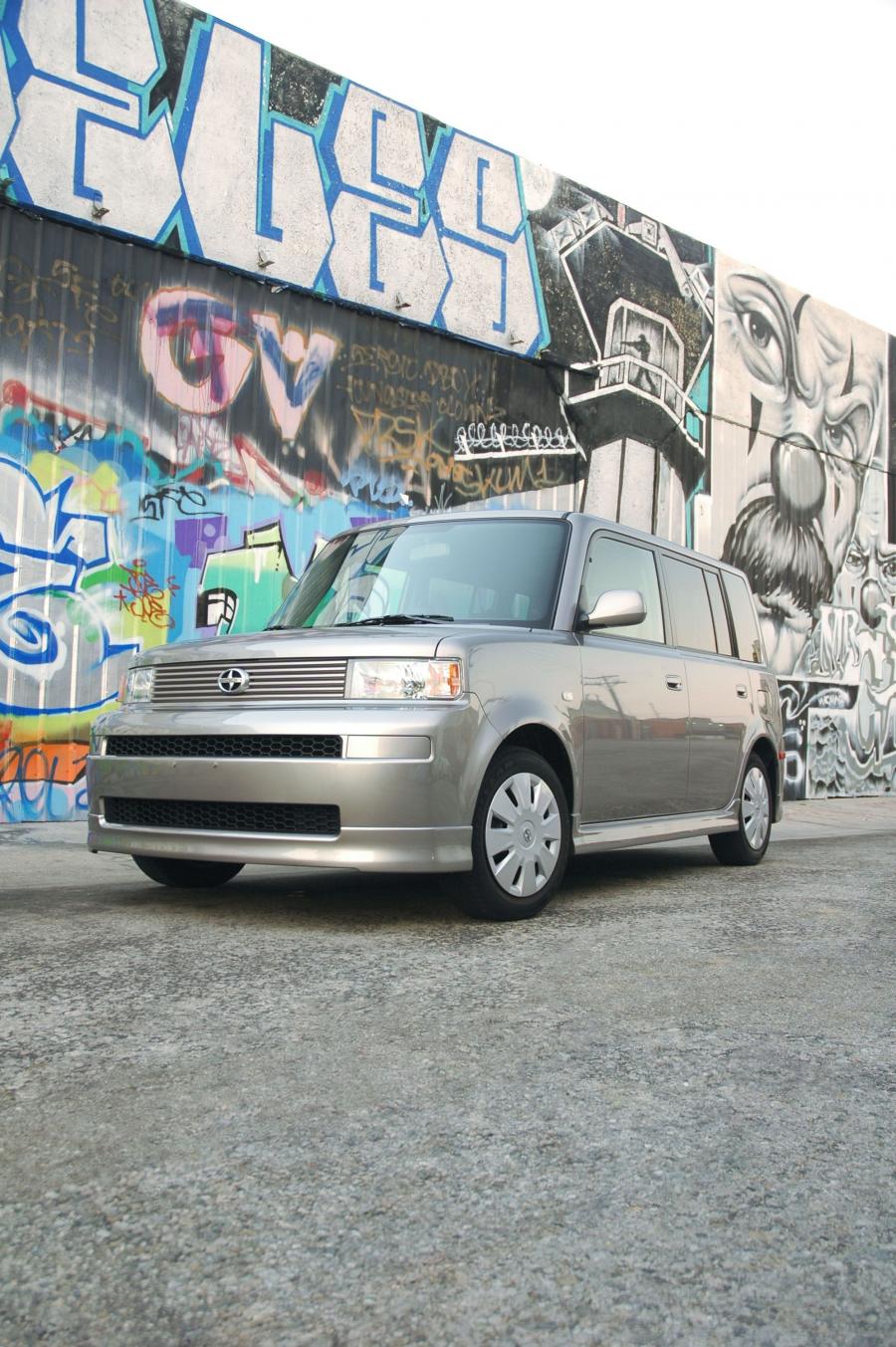  Scion xB 2006 года  (фото 11 из 19)